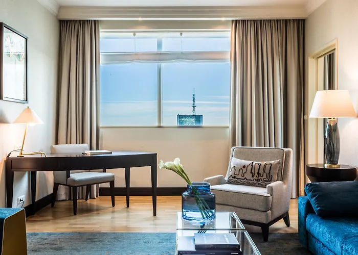 Intercontinental By IhgHotel Warszawa